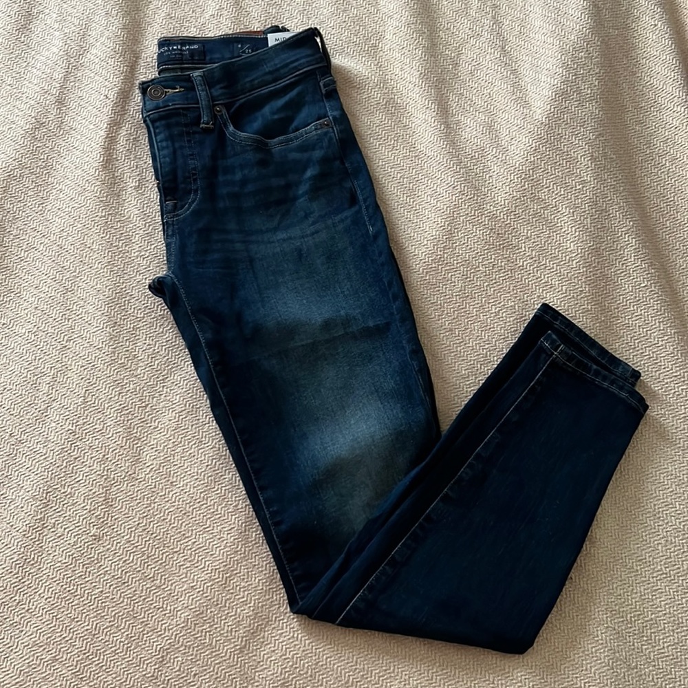 0/25 Ankle Lucky Brand dark wash skinny jeans. BRAND NEW WITH TAGS.